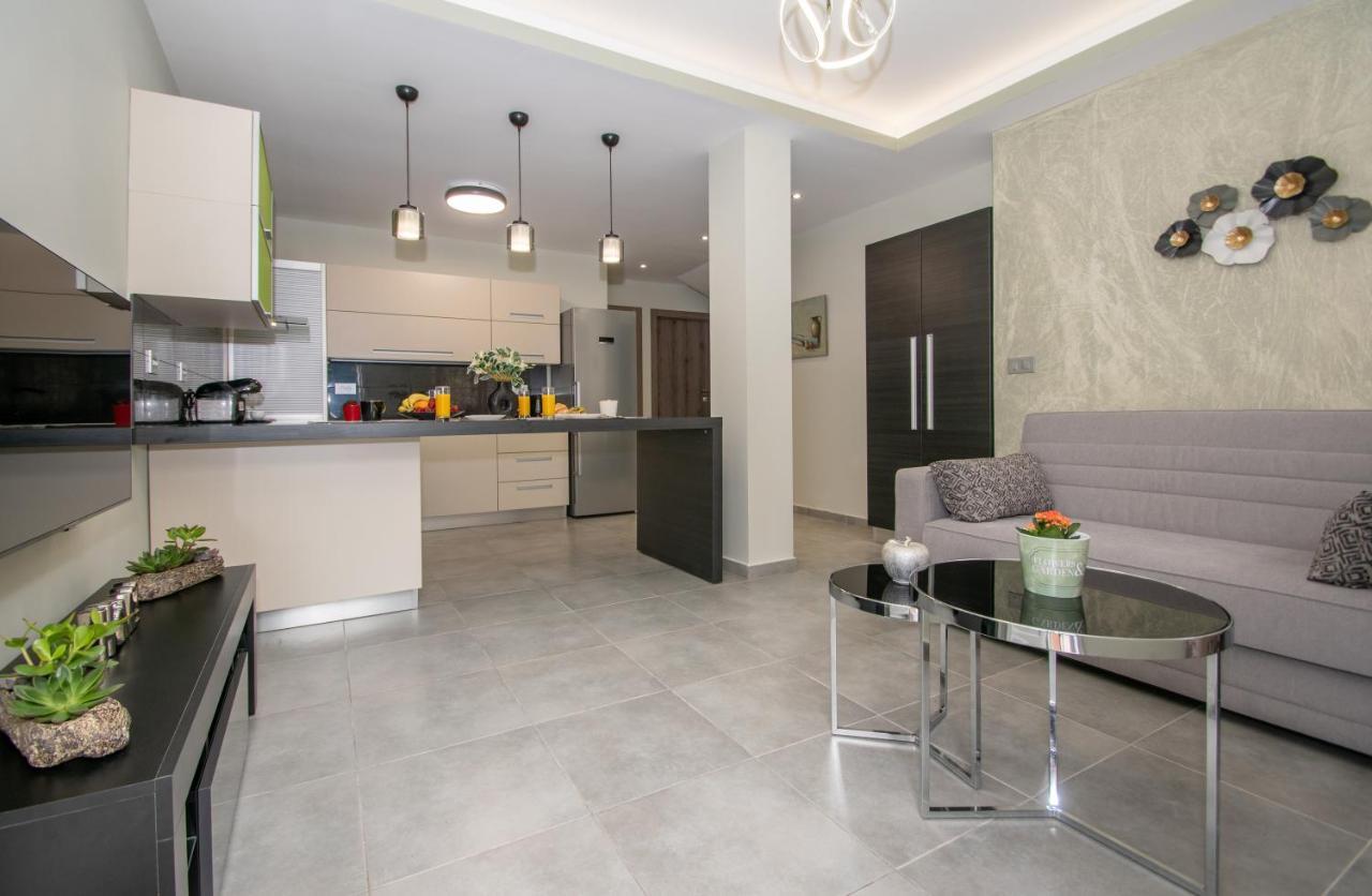 Hypatia Suites Zakynthos Town Exterior photo